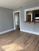 Building Photo - 454 Colchester Ave