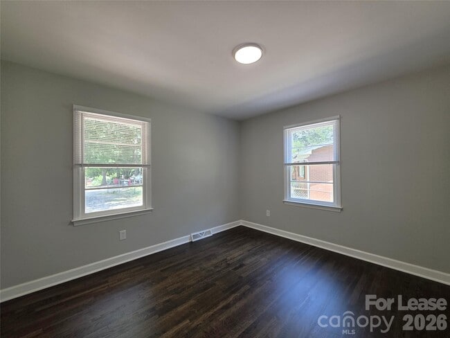 Building Photo - 502 Cardinal Ct