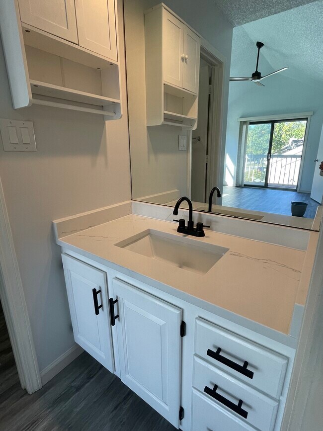 Building Photo - 8811 W 106th Ter