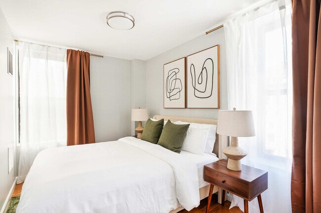 Building Photo - 234 W 73rd St