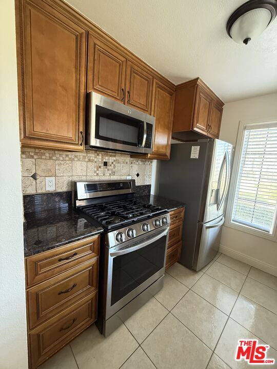 Building Photo - 2554 Olive Dr