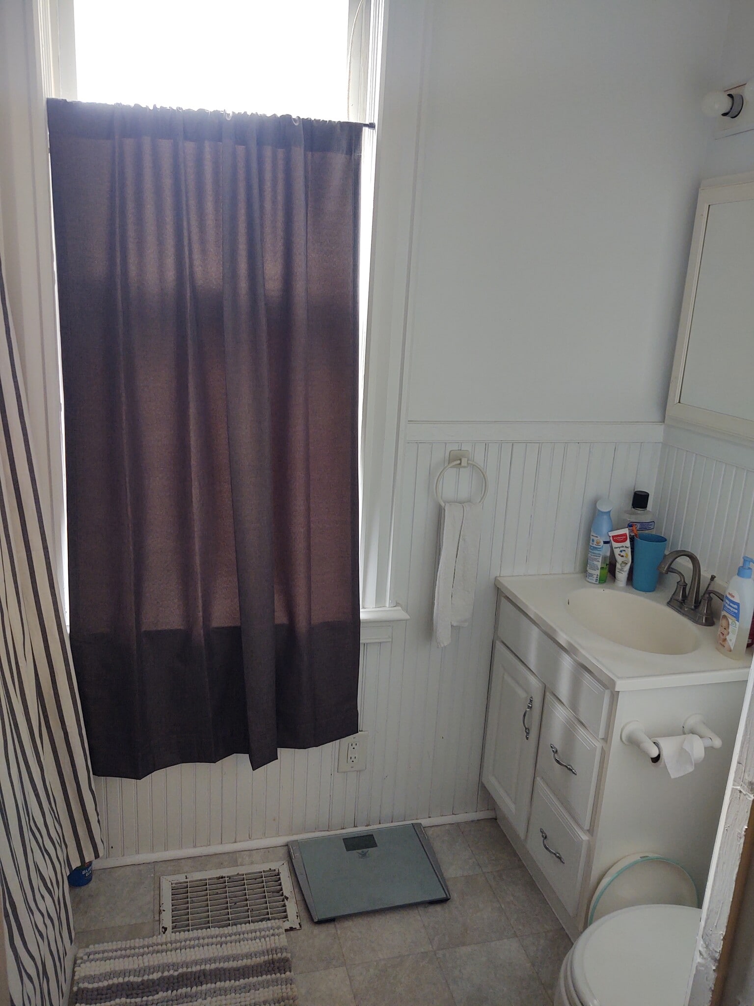 first bedroom bathroom - 617 W South St