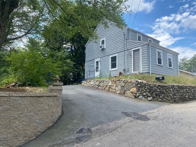 Primary Photo - 16 Stonecleve Rd