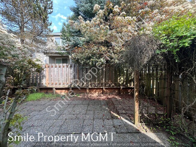 Building Photo - Spacious 3 Bedroom Home in Bethany neighborhood