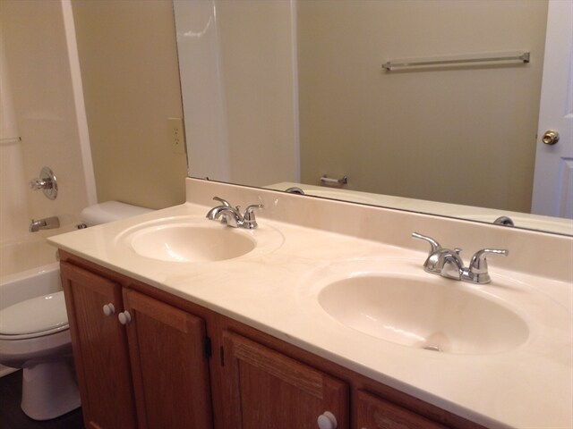 Building Photo - 2209 Springside Ct