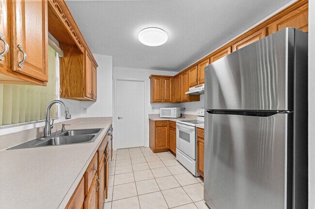 Building Photo - 13751 59th Ct N