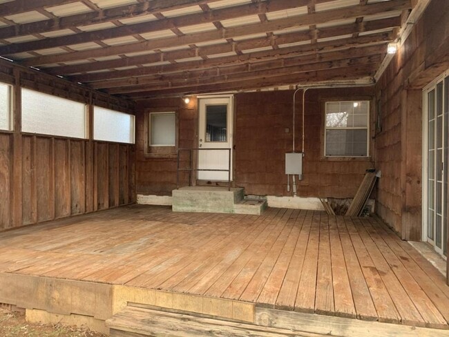 Building Photo - 507 E Virginia Ave