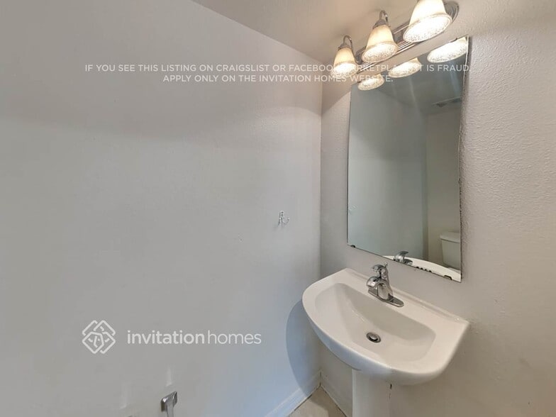 Building Photo - 5728 Oakwood Knoll Dr