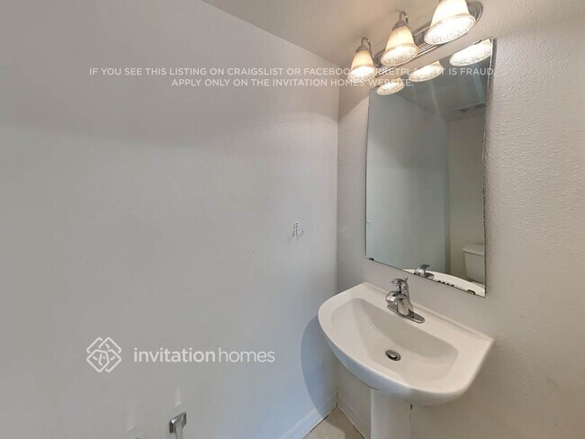 Building Photo - 5728 Oakwood Knoll Dr