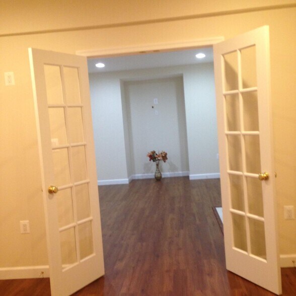 Building Photo - 20385 Dunkirk Sq