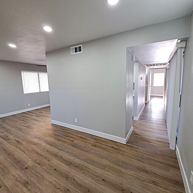 Building Photo - NEWLY RENOVATED & MODENIZED 2ND FLOOR CONDO IN SPRING VALLEY
