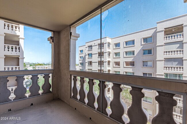 Building Photo - 7930 E Camelback Rd