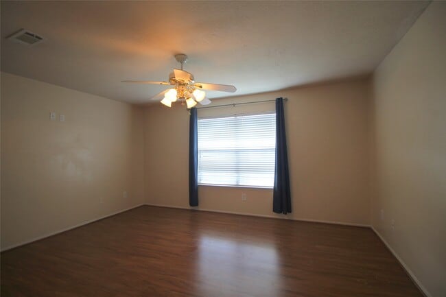Building Photo - 6515 Bryant Park Ct