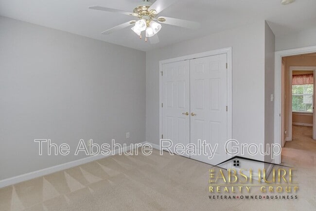 Building Photo - 1410 Fairfax Woods Dr