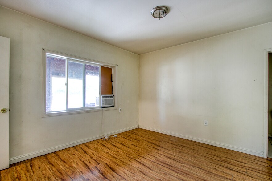 Building Photo - 5246 Phillips Blvd