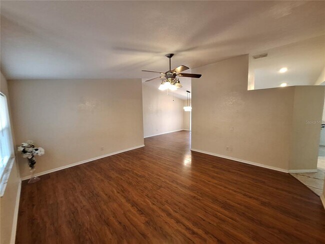 Building Photo - 259 Franca St