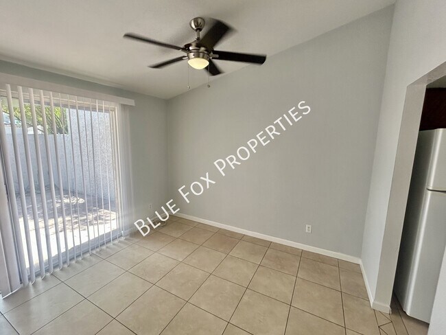Building Photo - 3456 N Richland Dr