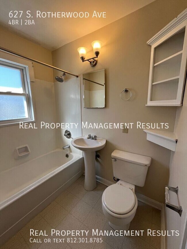 Building Photo - 627 S Rotherwood Ave