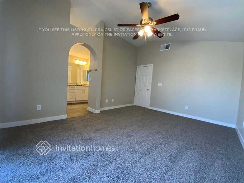 Building Photo - 9531 Observer St