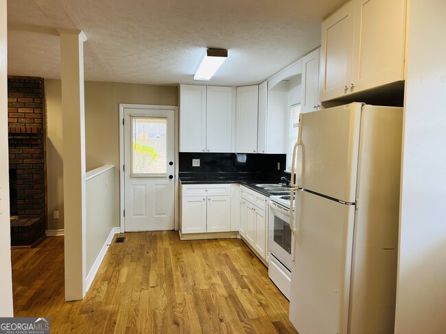 Building Photo - 1085 Horsley Mill Rd