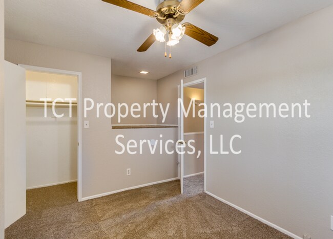 Building Photo - Updated 2 bedroom in Tempe!