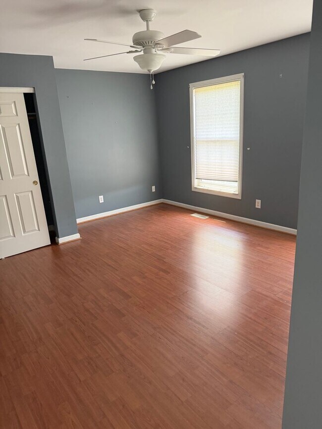 Building Photo - 4BR/3.5BA | Newly Renovated Single Family Home | Large Home is Desirable Pine Run!  Best of Mason