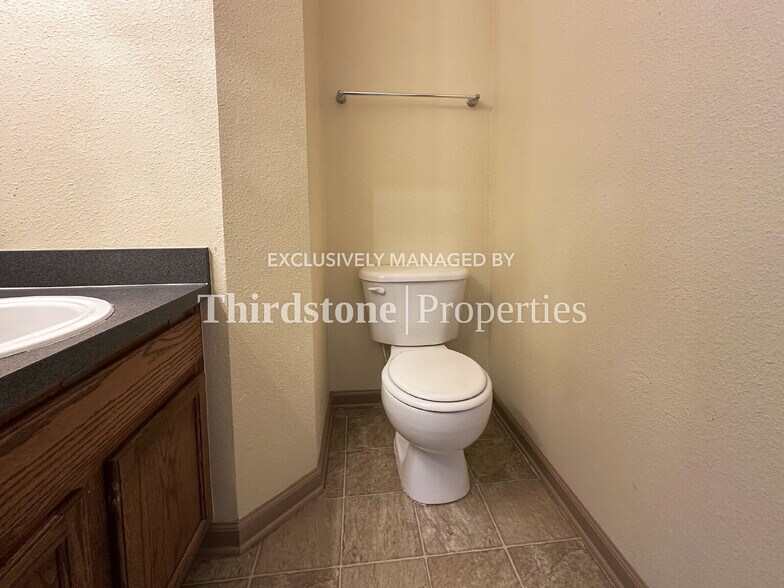 Building Photo - 1660 Biscayne Bay Cir