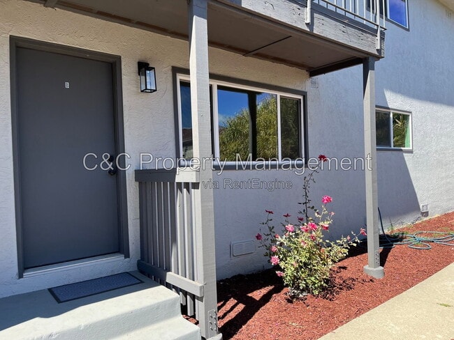 Building Photo - 6628 Helen Ct