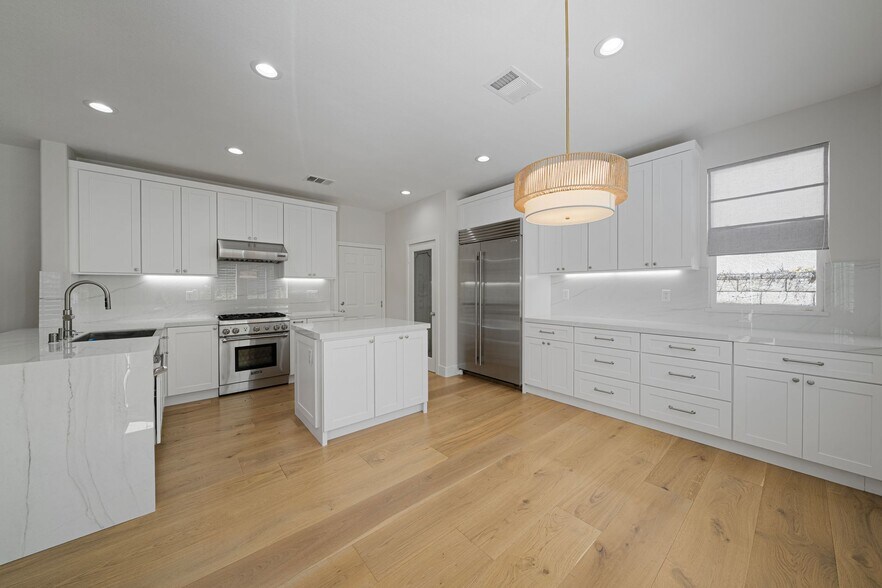 Building Photo - 25352 Avanti Ct