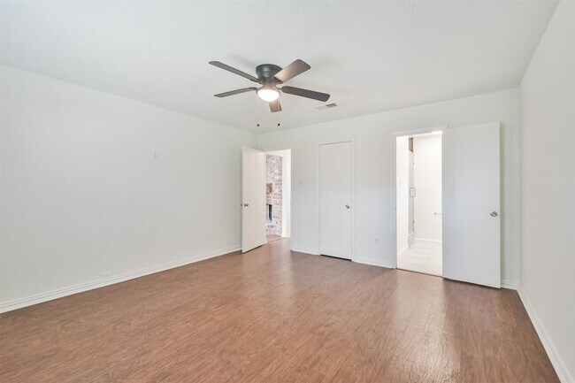 Building Photo - 9719 Halkirk St