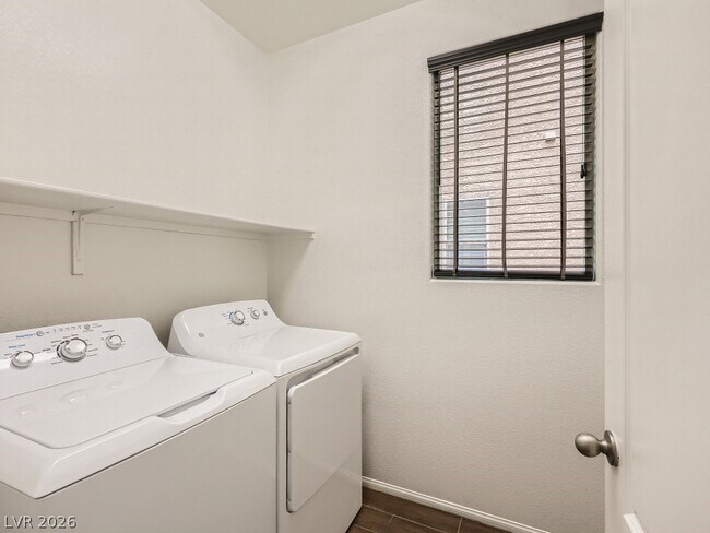 Building Photo - 6136 Carter Caves Ave