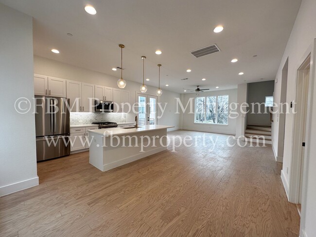 Building Photo - 2610 Kimsey Dr