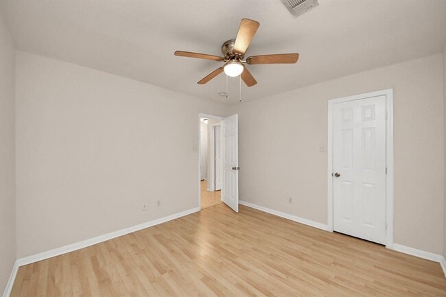Building Photo - 3211 Crestbridge Ln