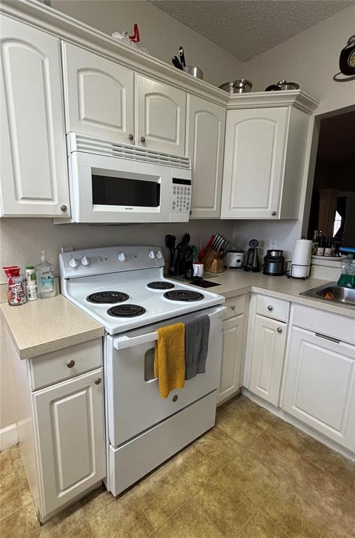 Building Photo - 8838 Coral Palms Ct