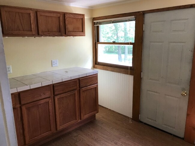 Building Photo - 930 Hudson Ave