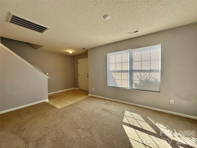 Building Photo - 5787 Dove Point Dr SW