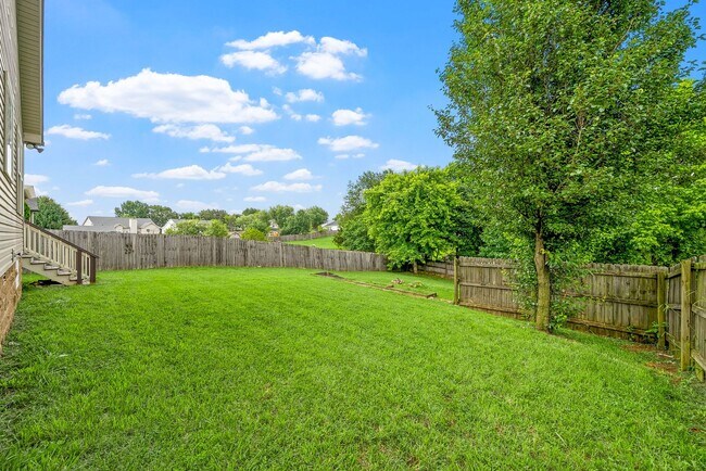 Building Photo - 3 Bedroom 2 Full Bath Home For Rent!