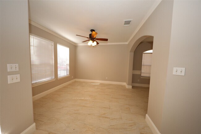 Building Photo - 5539 Mountain Forest Dr