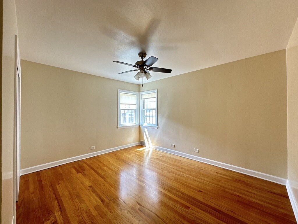 Building Photo - 5534 N Campbell Ave