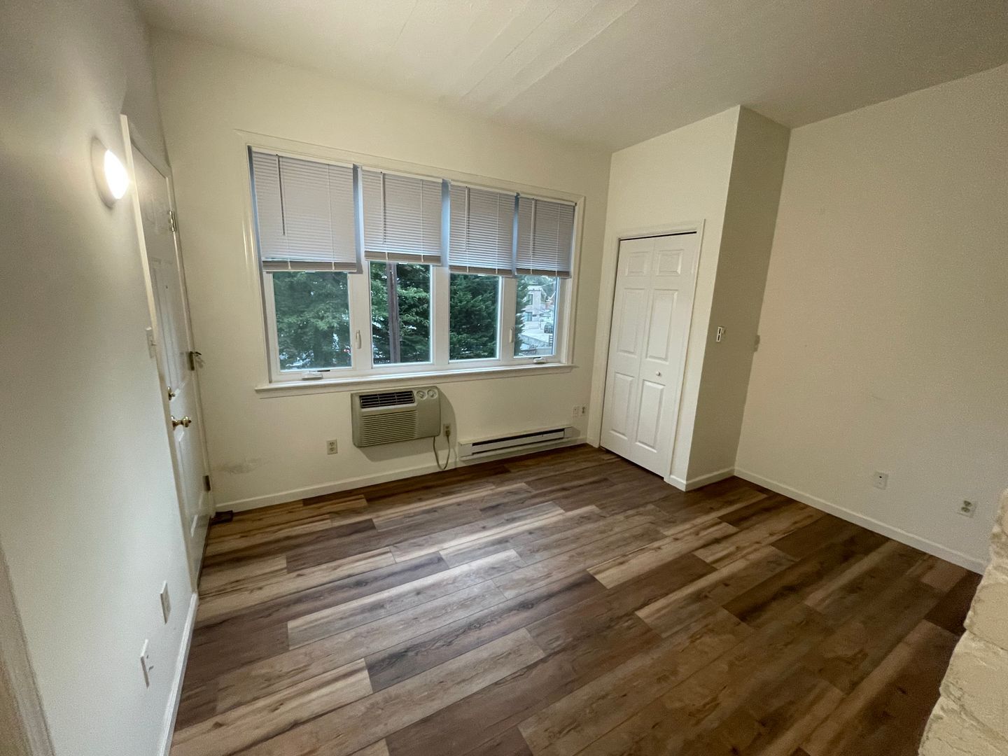 Building Photo - 4025 Davis Pl NW