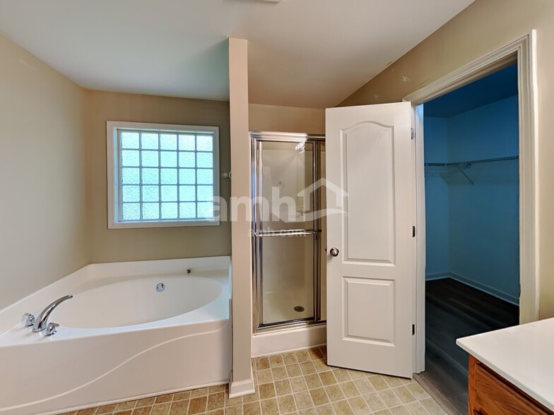 Building Photo - 31 Trayton Way