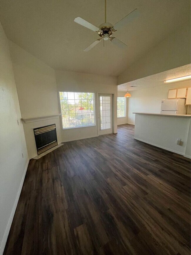 Building Photo - 2304 Sunnybrook Dr