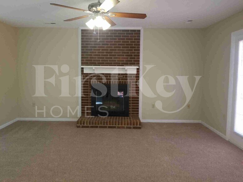 Building Photo - 9924 Avon Farm Ln