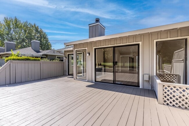 Building Photo - 2128 Presidio Ct