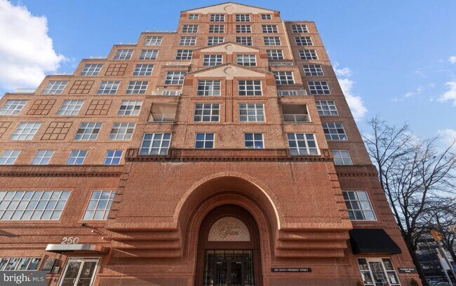 Building Photo - 250 S President St
