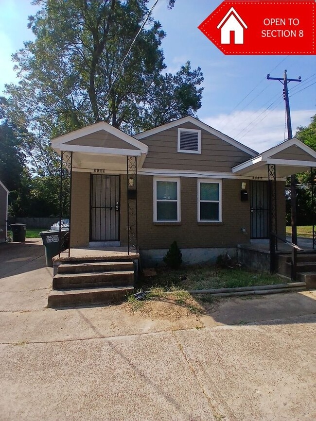 Building Photo - Newly Renovated 2 bedrrrom 1 bath duplex