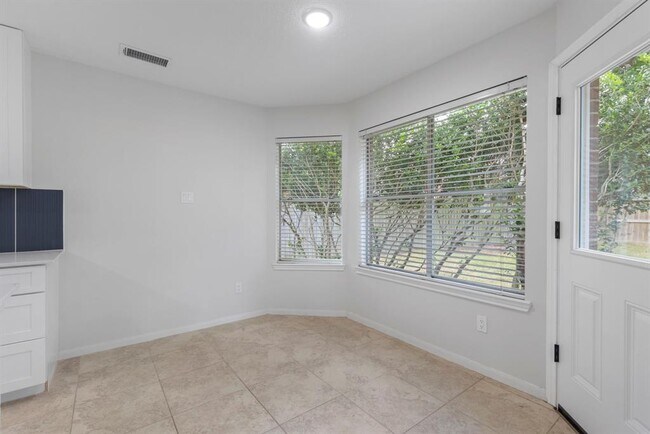 Building Photo - 1815 Moston Dr