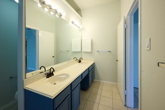 Building Photo - 5838 N Magazine Cir