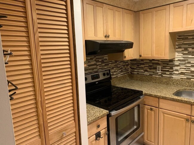 Building Photo - 7640 Tremayne Pl