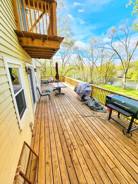 Deck - 203 S Main St